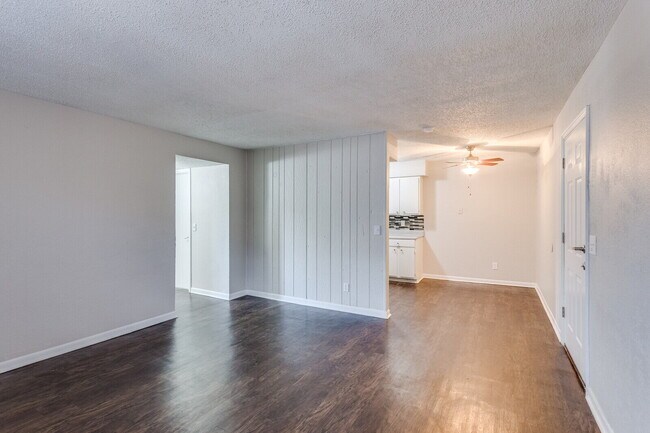 Building Photo - $699 - 2BR in Moore - $99 Move in Special! $0 Deposit!