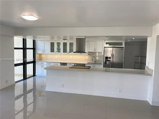 Building Photo - 1111 Crandon Blvd