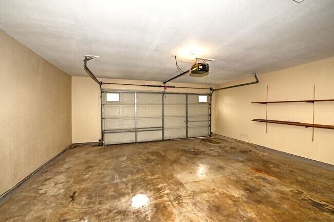 Building Photo - 13706 Winding Hill