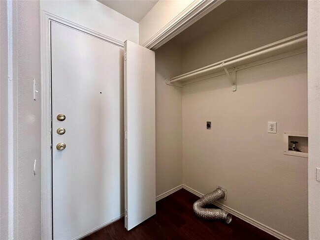 Building Photo - 9703 Nightjar Dr