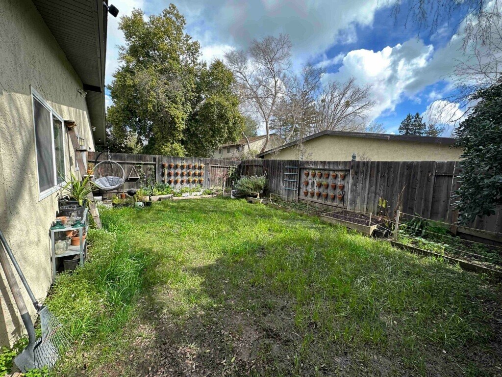 Building Photo - 2104 Del Rey Ct