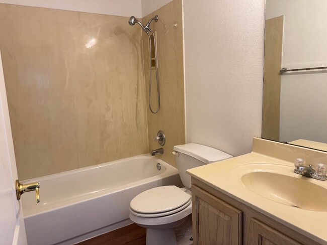 Building Photo - 4361 Altura Vista Ln NE