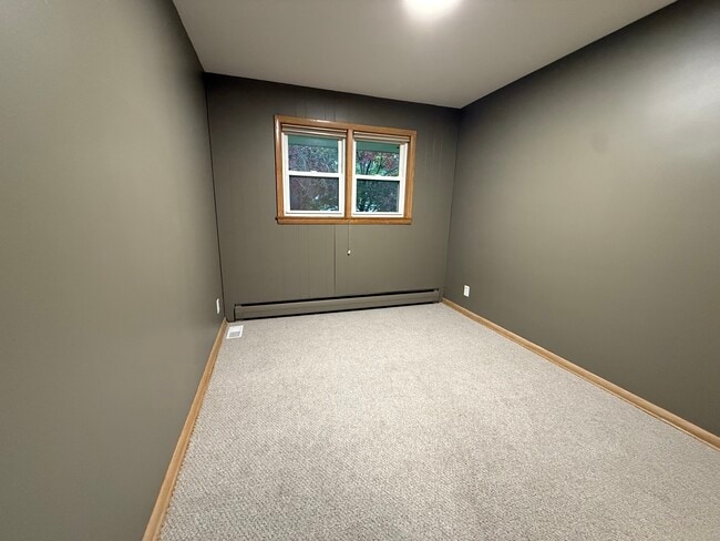 Building Photo - 7036 Willow Ln