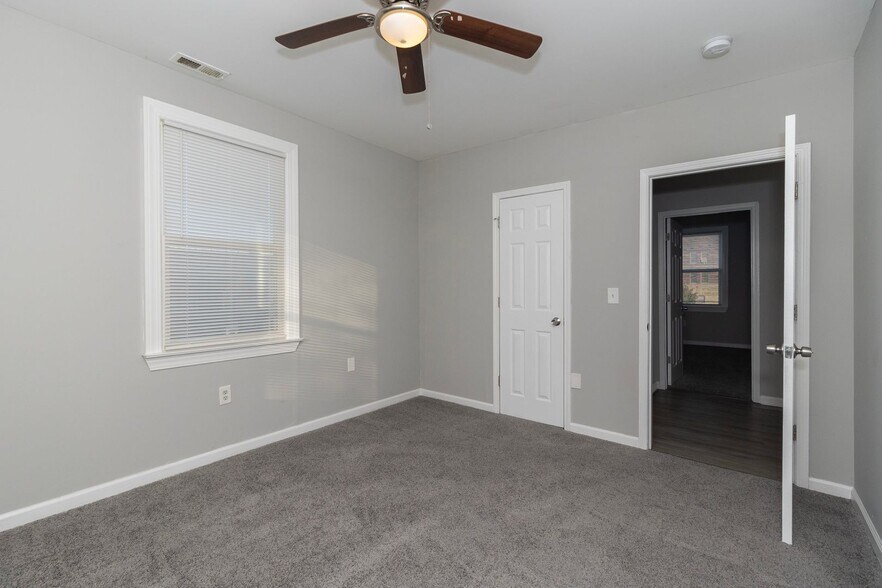 Building Photo - 2708 Olive St