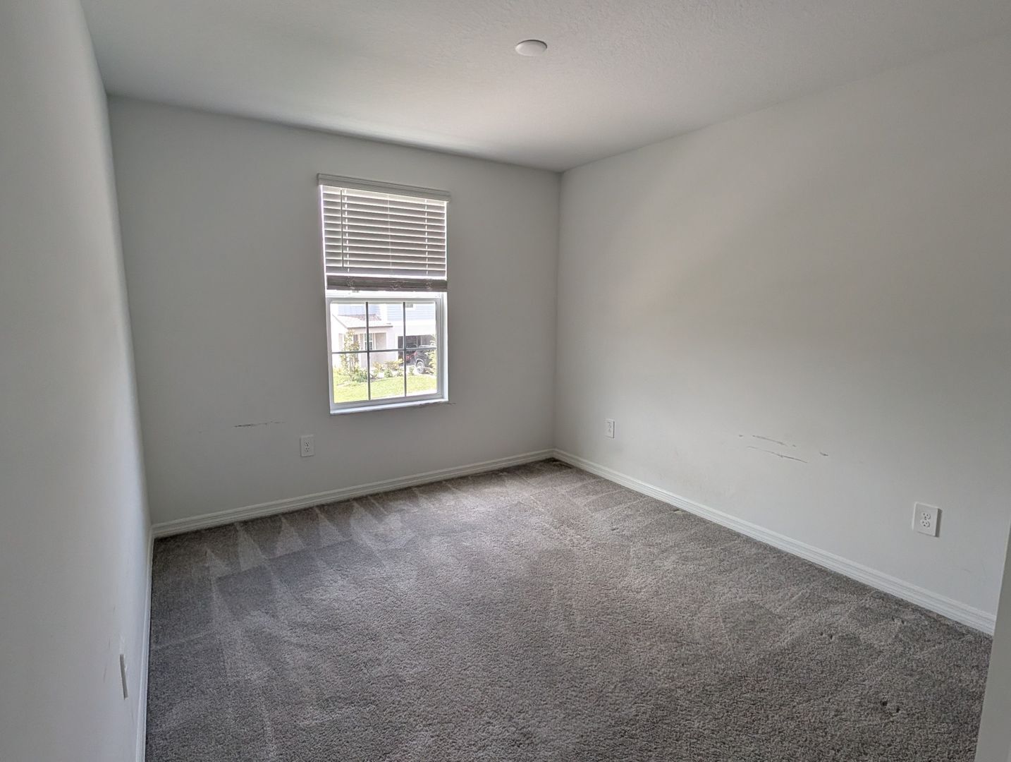 Building Photo - 34990 Gravelly Dr