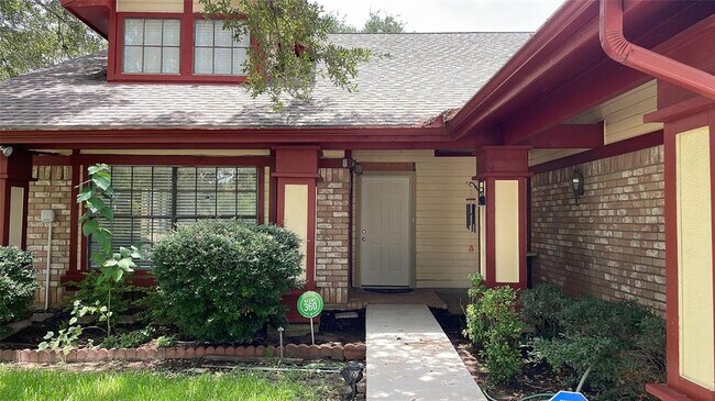Building Photo - 2122 Braesmeadow Ln
