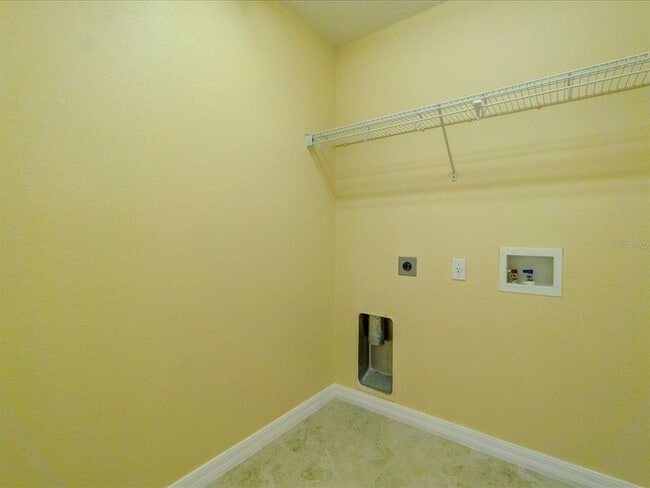 Building Photo - 17552 Queensland St