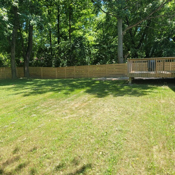 Building Photo - 573 Anita Dr