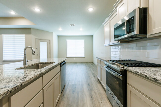 Building Photo - Wonderful 3/2 in Wolfforth!!!