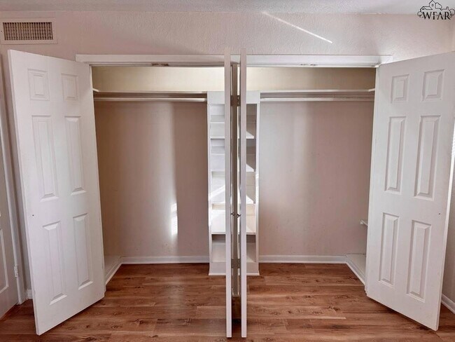 Building Photo - 4200 University Ave