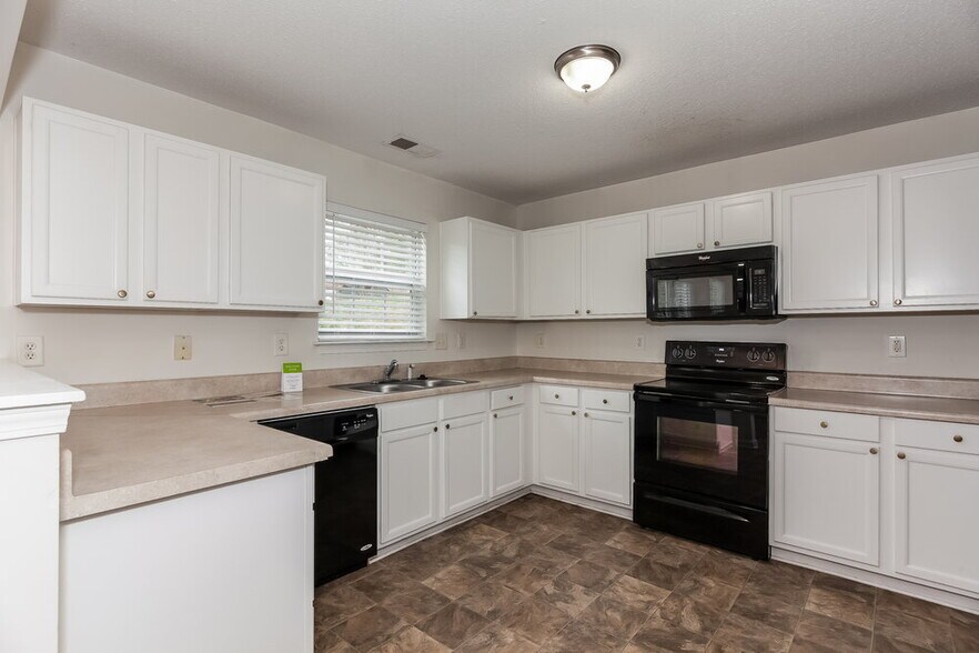 Building Photo - 6846 Squirrels Foot Ct