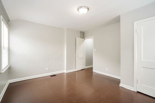 Building Photo - 1732-1734-1734 E Whittier St
