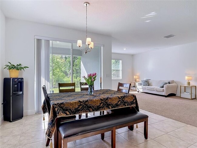 Building Photo - 792 Hyperion Dr