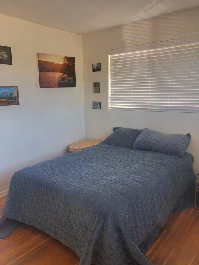 Building Photo - Evolve Real Estate: Victorian Home in Athmar Park Available for Move in on July 1st!