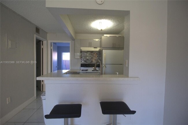 Building Photo - 7155 Miami Lakes Dr