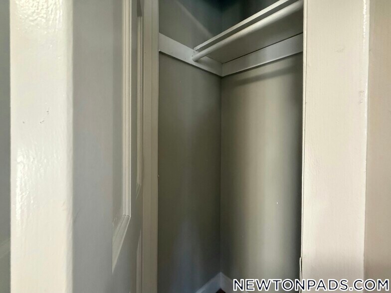 Building Photo - 264 Grove St