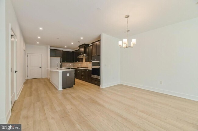 Building Photo - 2107 Donatello Dr