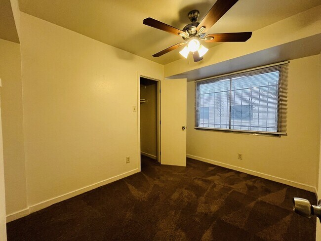 Building Photo - 5041 N 40th Ave