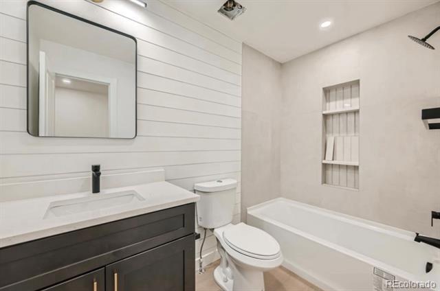 Building Photo - 14590 E 2nd Ave