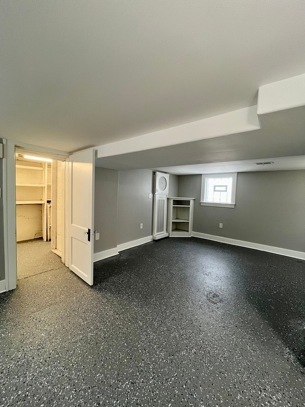 Building Photo - 273 2nd St