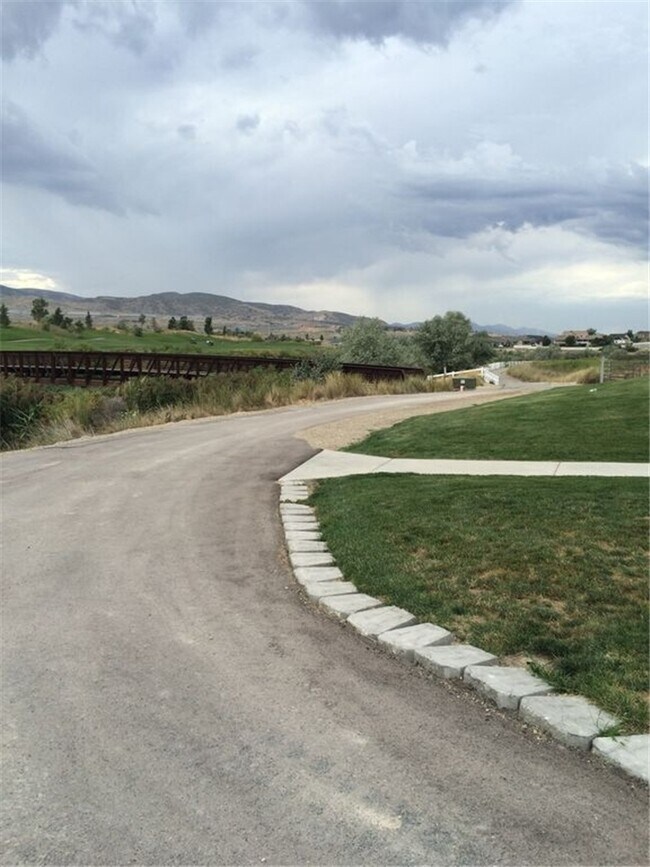 Building Photo - 2718 N Elm Dr