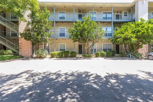Primary Photo - 2204 San Gabriel St