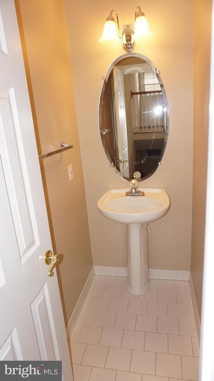 Building Photo - 405 Main St