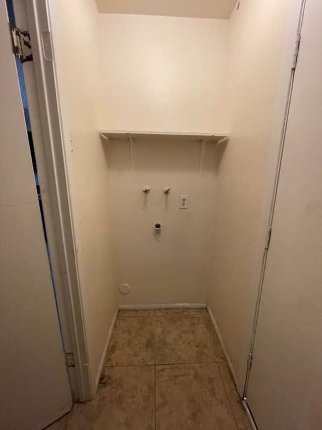 Building Photo - 4542 E Southern Ave