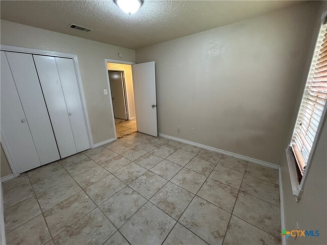Building Photo - 1411 Opal Rd