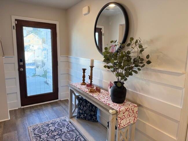 Building Photo - 9339 Vineyard Grove Ln NE