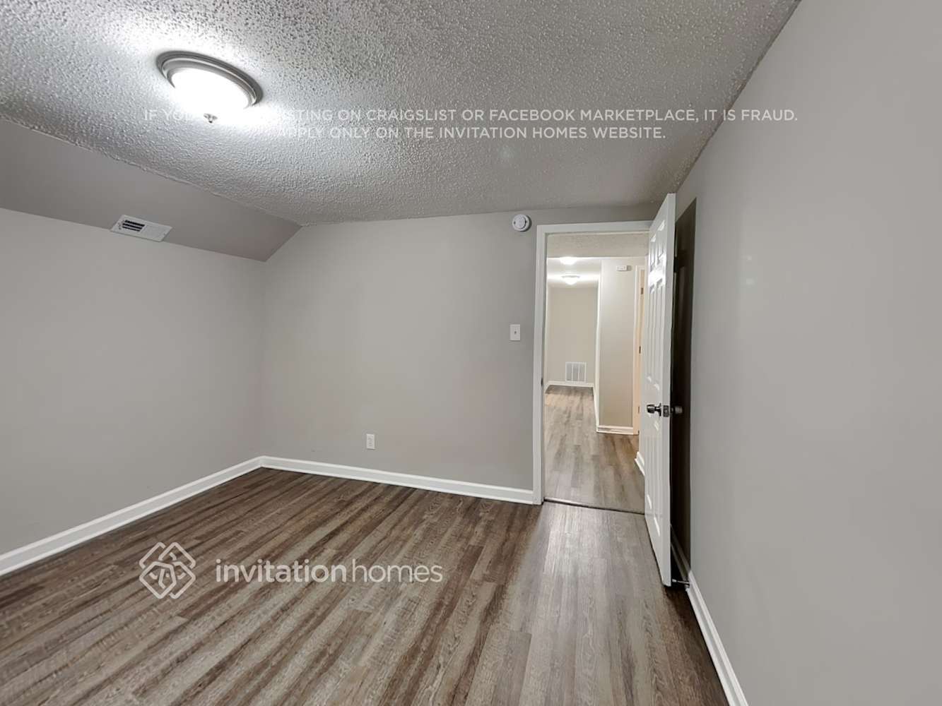 Building Photo - 5789 Chisholm Trail SW