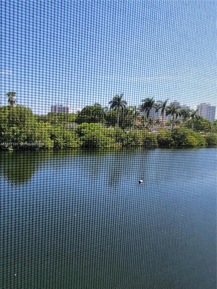 Building Photo - 3401 N Country Club Dr