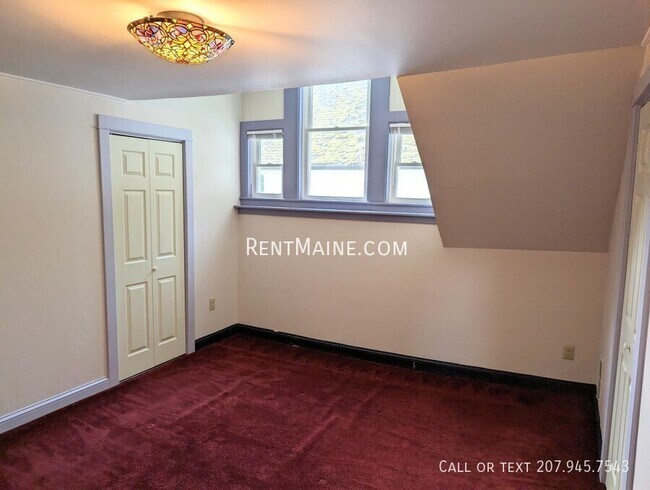 Building Photo - 54 Penobscot St