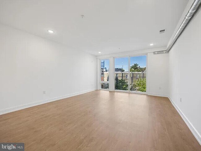 Building Photo - 1614 Ridge Ave