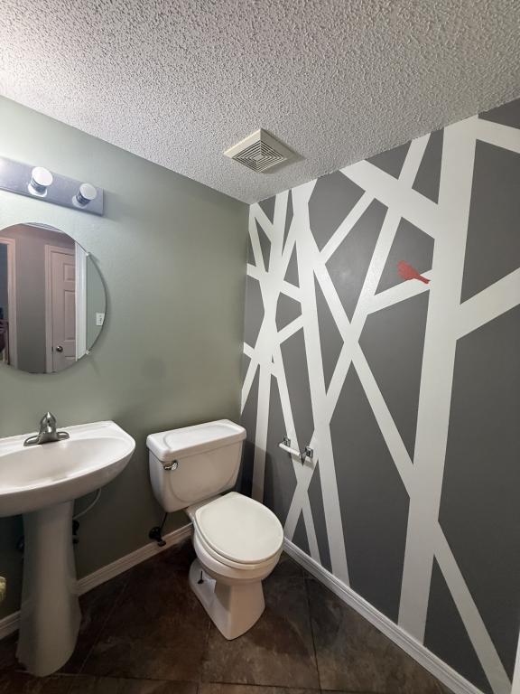 Building Photo - 2065 Juniper Dr