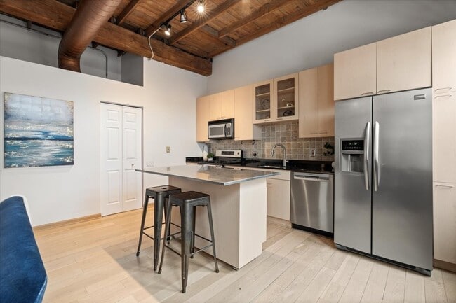 Building Photo - 2510 N Wayne Ave