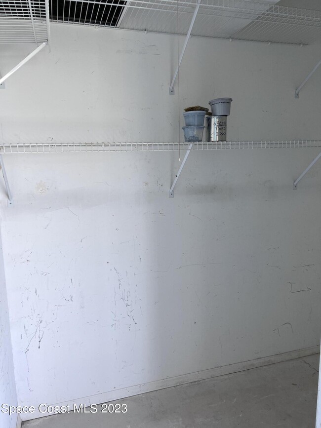 Building Photo - 7240 US-1
