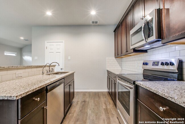 Building Photo - 3 Bed 2 Bath Texas Research Park Subdivision