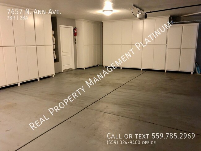 Building Photo - $2,250 Willow & Alluvial 3 Bedroom home - ...