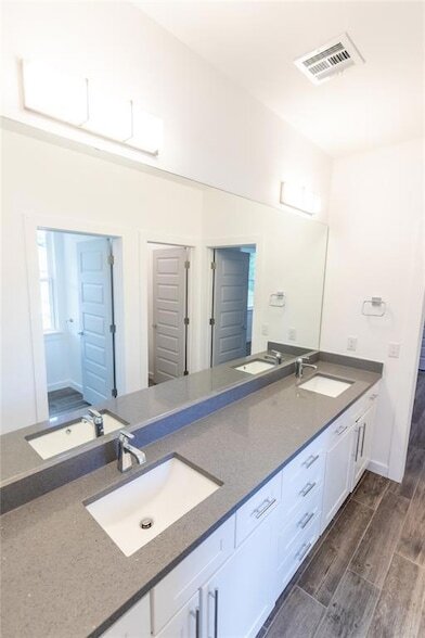 Building Photo - 1679 Kalidy Dr