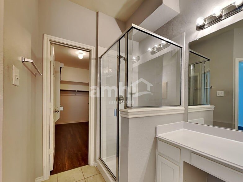 Building Photo - 2319 Merlin Dr