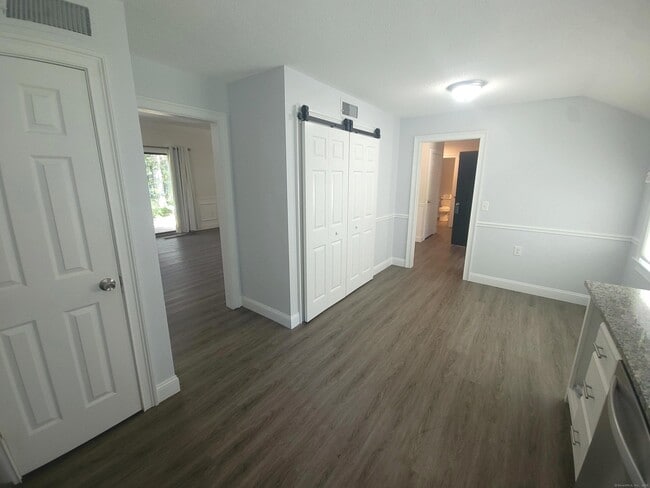 Building Photo - 41 Crocus Ln