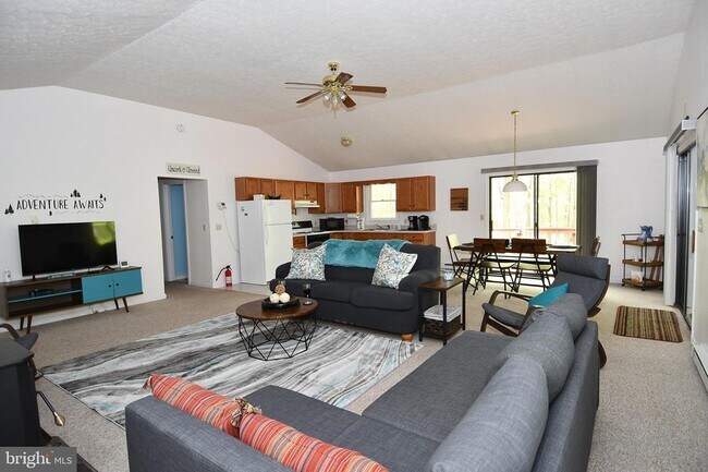 Building Photo - 67 Tranquil Way