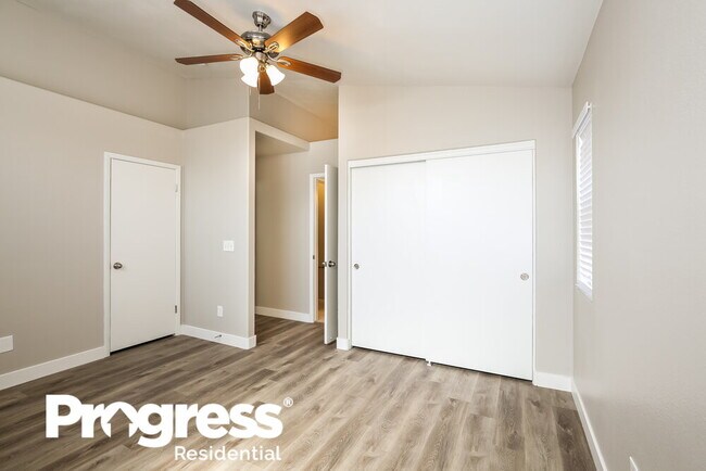 Building Photo - 7287 Golden Star Ave