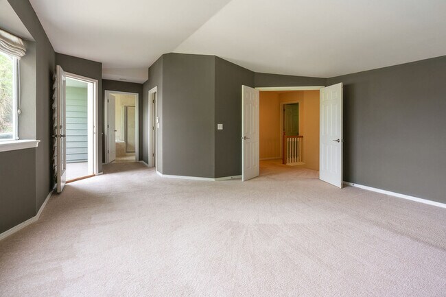 Building Photo - 1919 Fairmount Ave SW