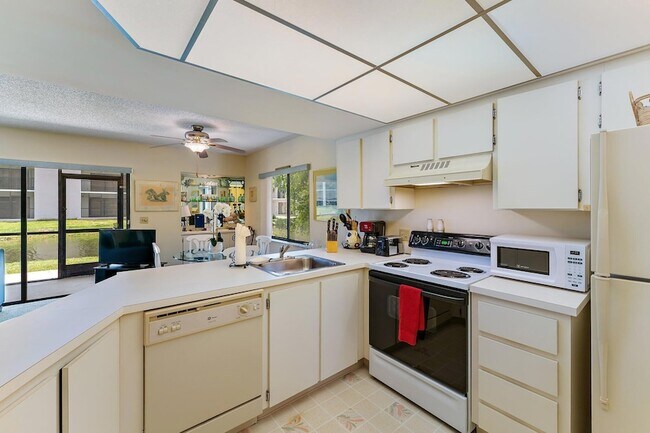 Building Photo - 1605 S US Hwy 1