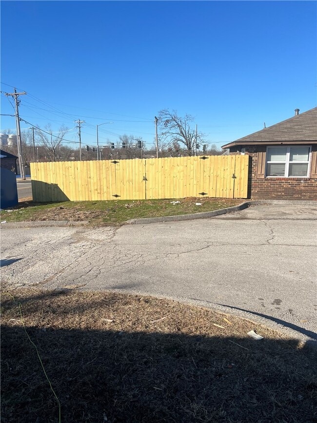 Building Photo - 1715 W Olrich St