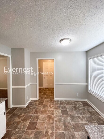 Building Photo - 1035 Summerhaven Rd