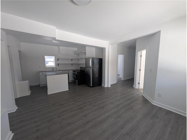 Building Photo - 302 E 48th St