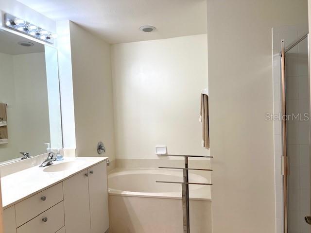 Building Photo - 2060 Matecumbe Key Rd
